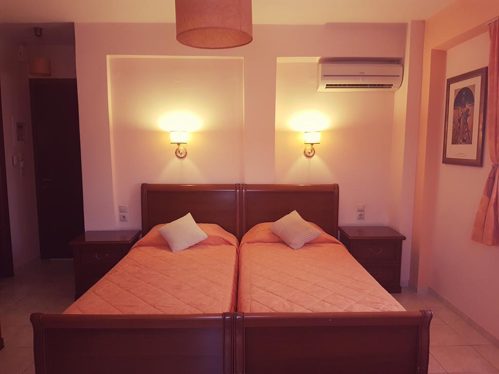 Yiannis Apartments Янина Екстериор снимка