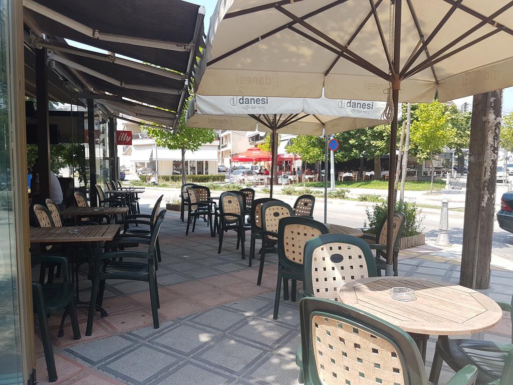 Yiannis Apartments Янина Екстериор снимка
