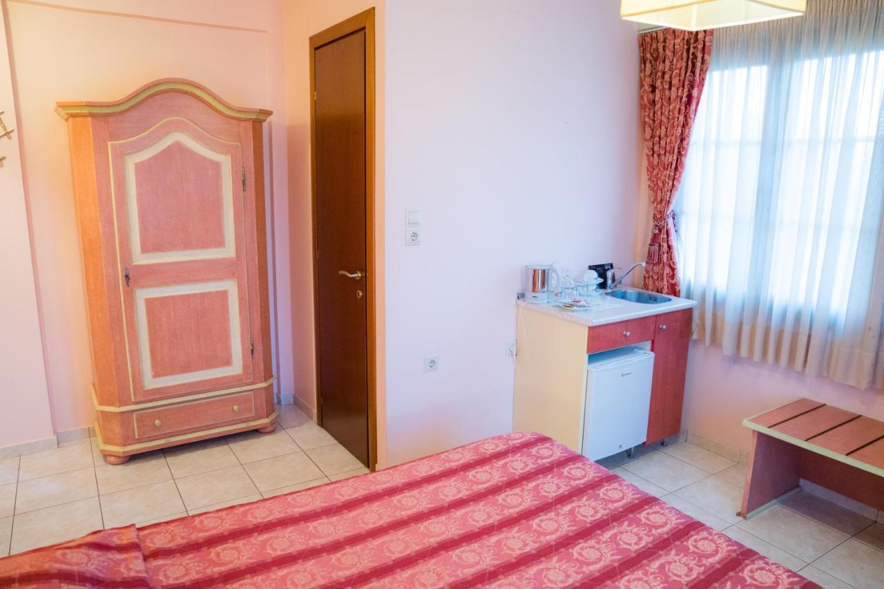 Yiannis Apartments Янина Екстериор снимка