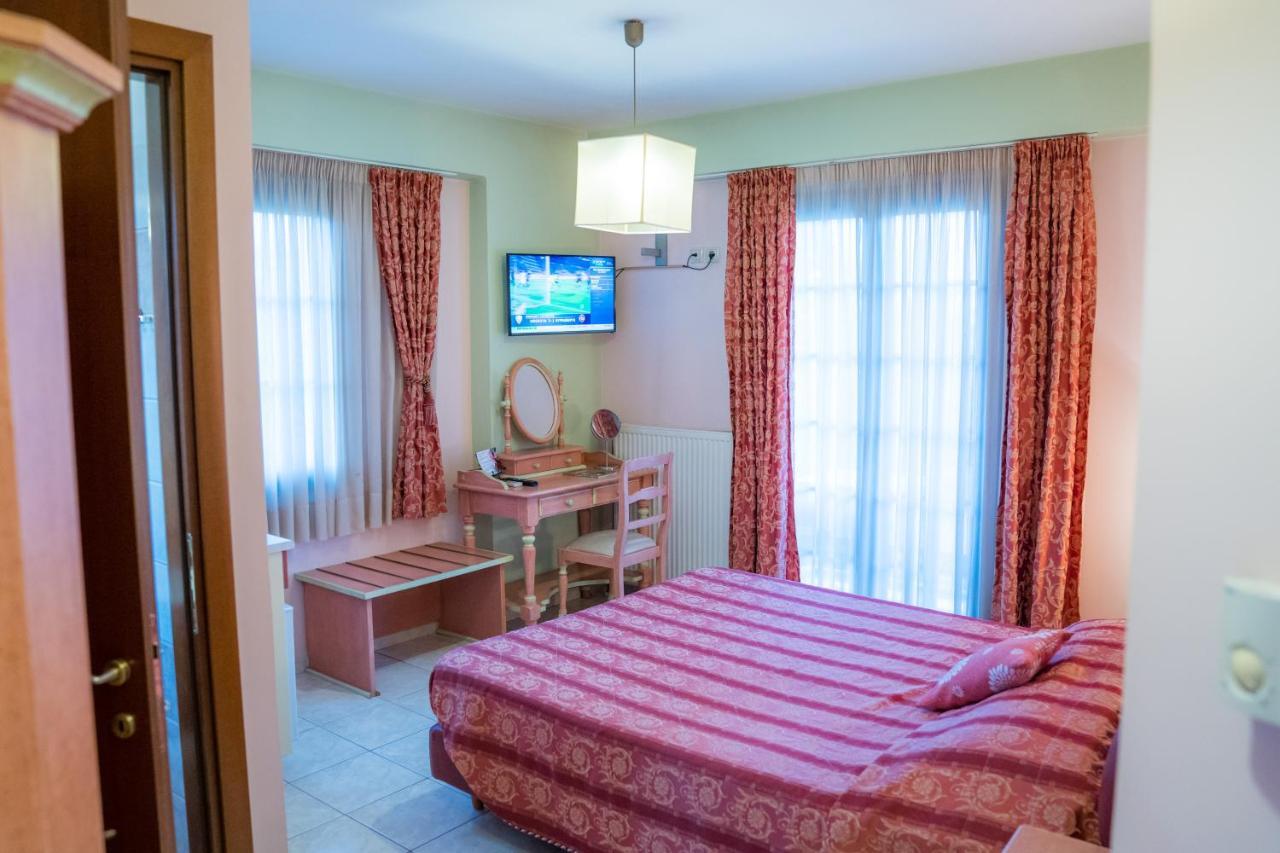 Yiannis Apartments Янина Екстериор снимка