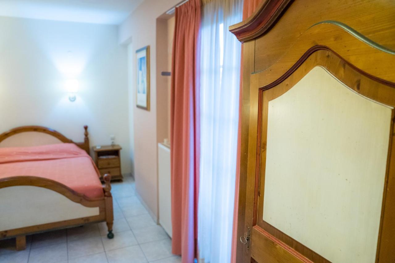 Yiannis Apartments Янина Екстериор снимка