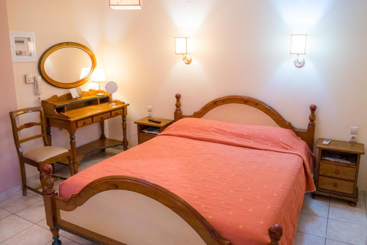 Yiannis Apartments Янина Екстериор снимка