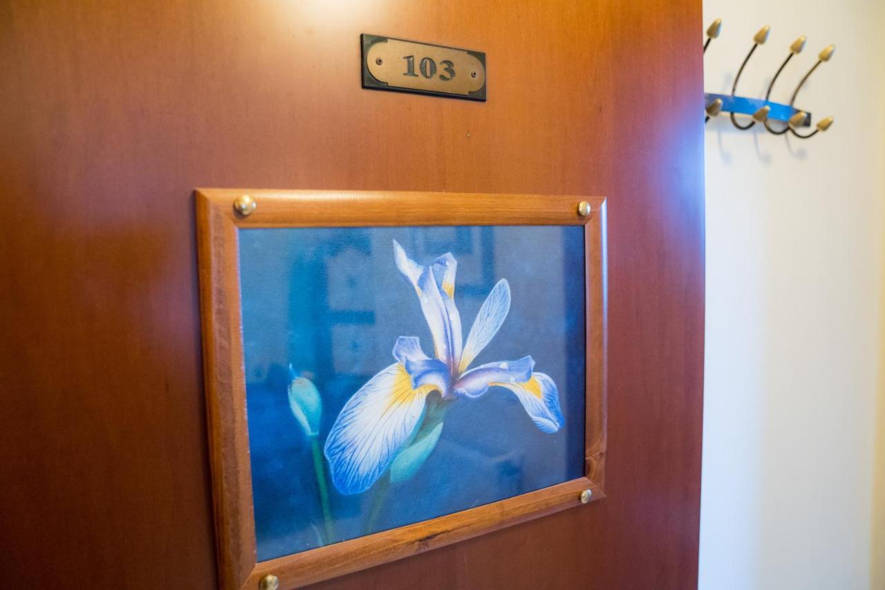 Yiannis Apartments Янина Екстериор снимка